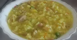 Sopa de arroz con menudos de pollo